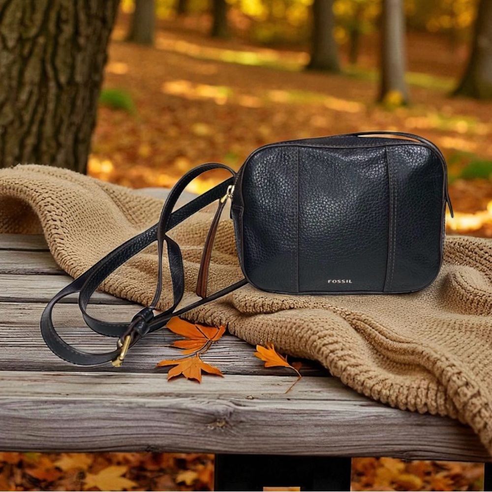 Fossil Black Leather Crossbody Bag - Picture 2 of 9